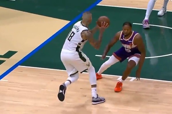 得赢球啊！库兹马点飞防守突破欧洲步上篮 已砍赛季新高33分！